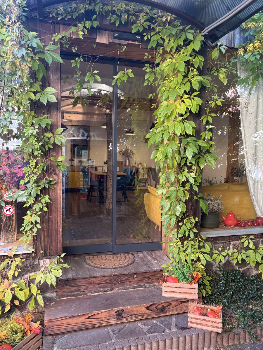 Interior of the Green Garden restaurant in Brezno — photo 1